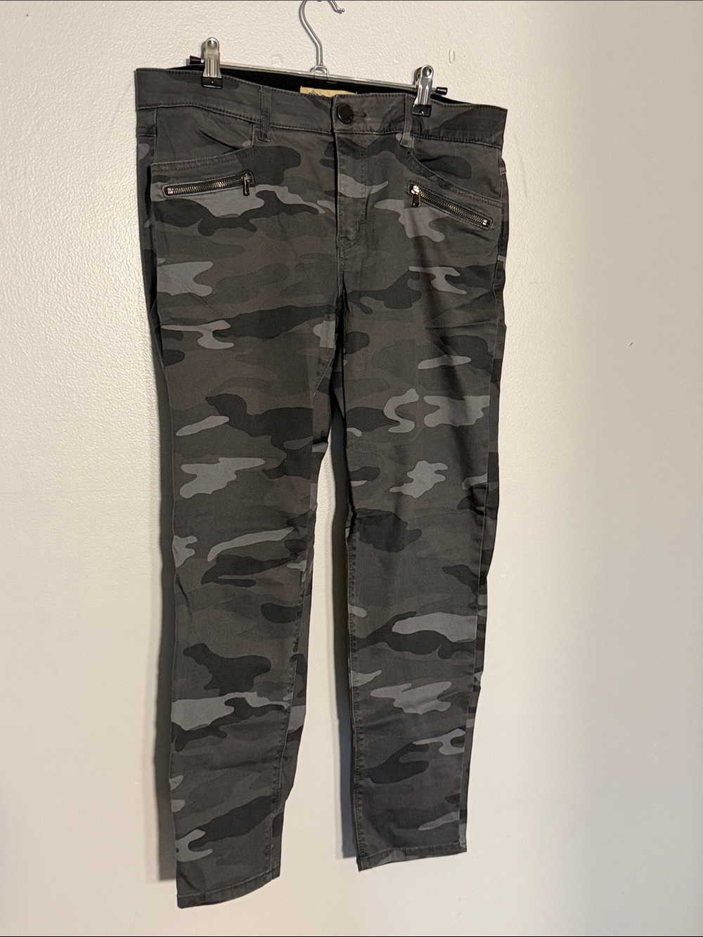 Democracy Women's Skinny Camo Pants in Black & Gray